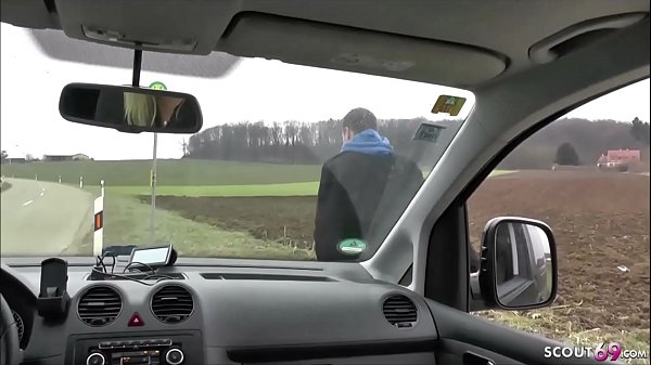 German Milf – MUTTI NIMMT JUNGEN TRAMPER AUF WEG NACH HAUSE MIT UND FICKT IHN AUF DER LANDSTRASSE